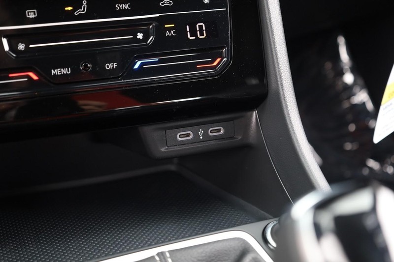 Volkswagen Jetta Vehicle Image 14