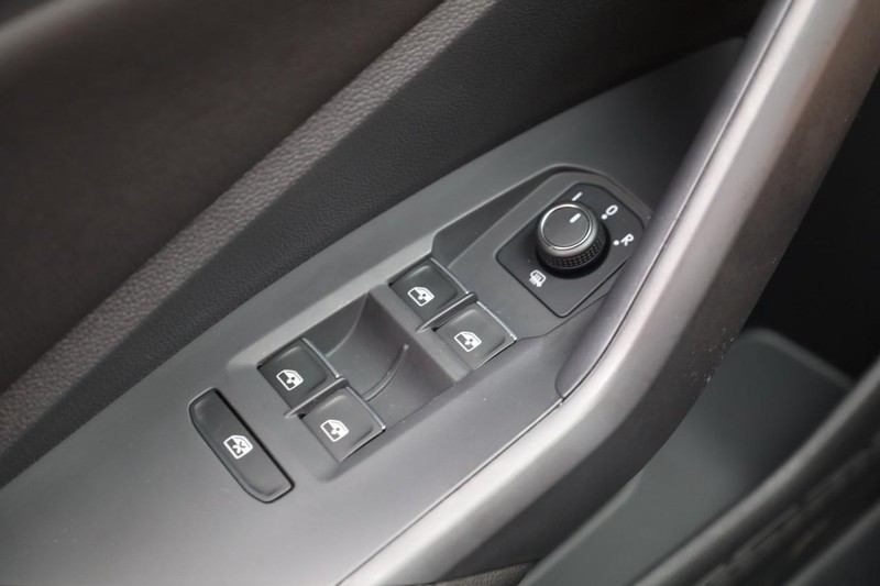 Volkswagen Jetta Vehicle Image 17