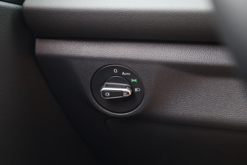 Volkswagen Jetta Vehicle Image 18