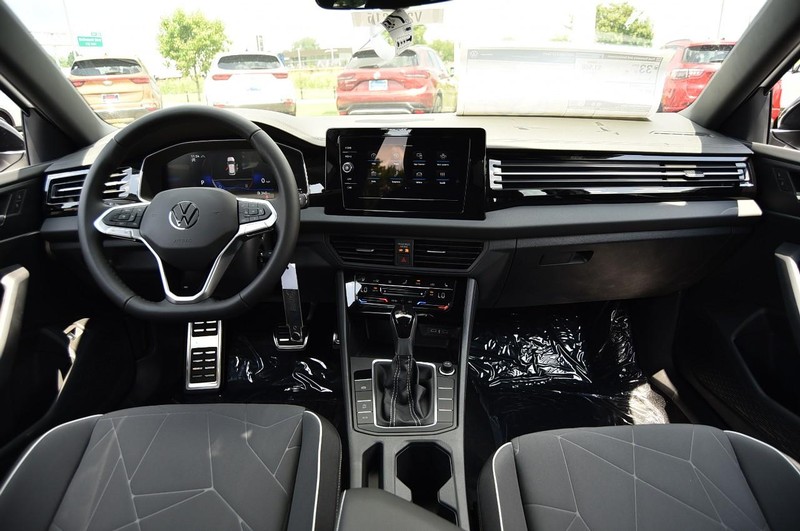 Volkswagen Jetta Vehicle Image 07