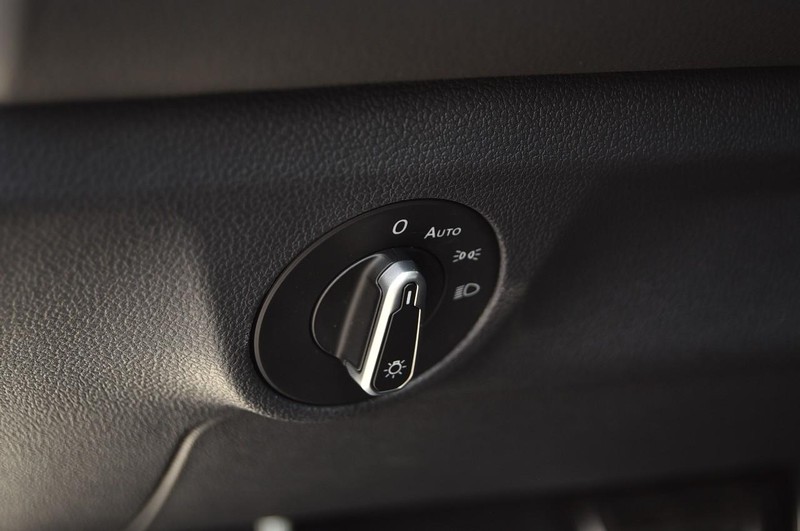 Volkswagen Jetta Vehicle Image 11