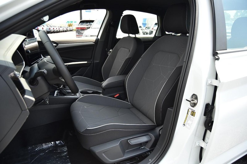 Volkswagen Jetta Vehicle Image 19