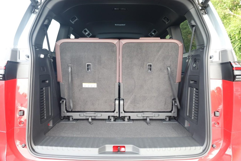 Volkswagen ID. Buzz Vehicle Full-screen Gallery Image 7