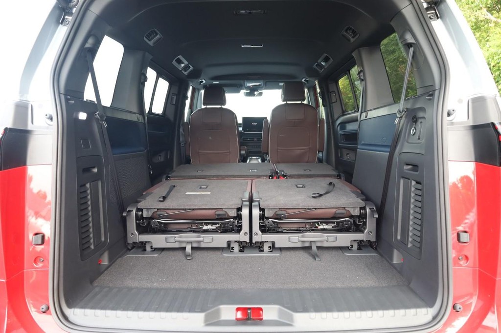 Volkswagen ID. Buzz Vehicle Full-screen Gallery Image 9