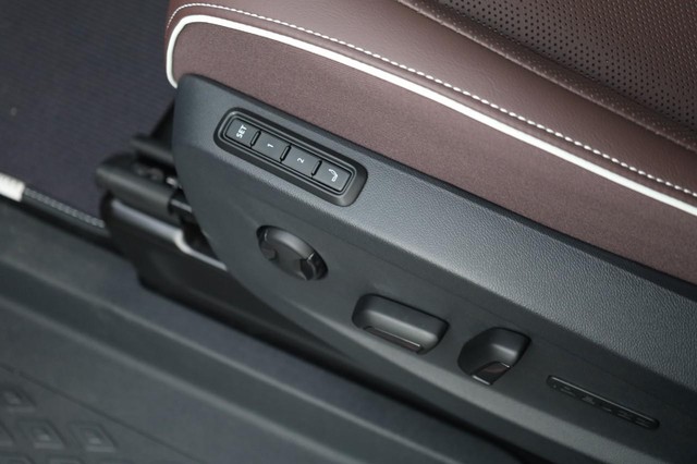 Volkswagen ID. Buzz Vehicle Image 11