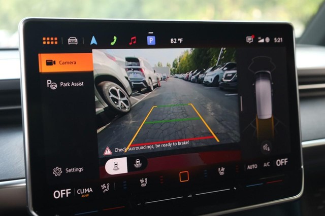 Volkswagen ID. Buzz Vehicle Image 16