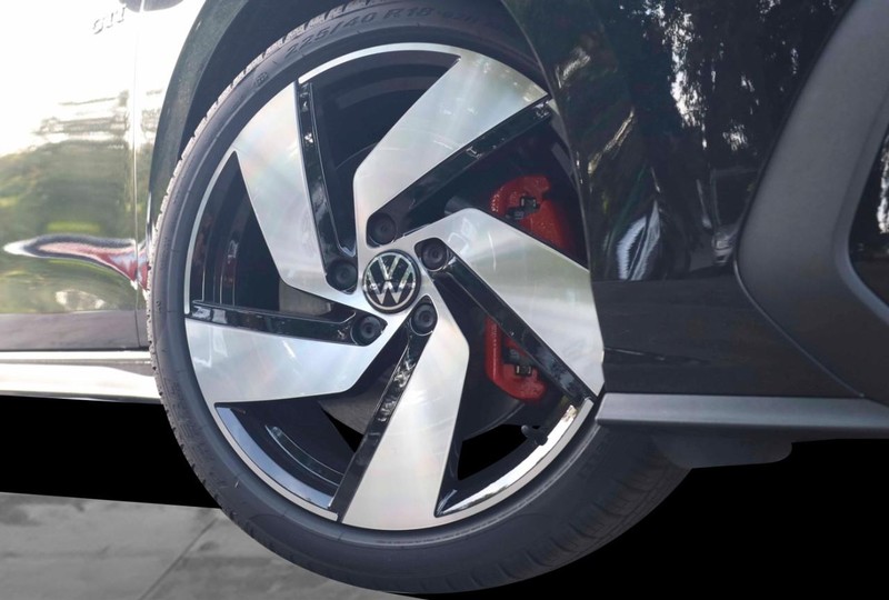 Volkswagen Golf GTI Vehicle Image 03