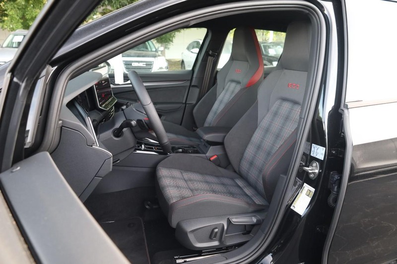 Volkswagen Golf GTI Vehicle Image 07
