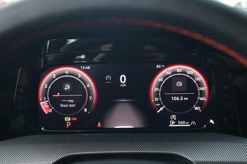 Volkswagen Golf GTI Vehicle Image 09
