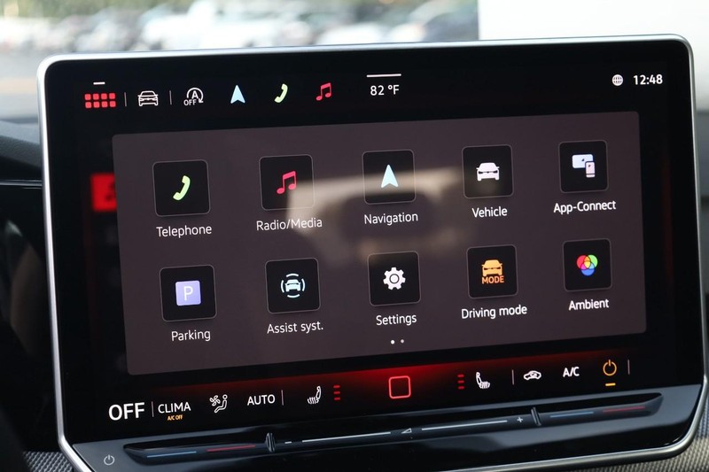 Volkswagen Golf GTI Vehicle Image 10