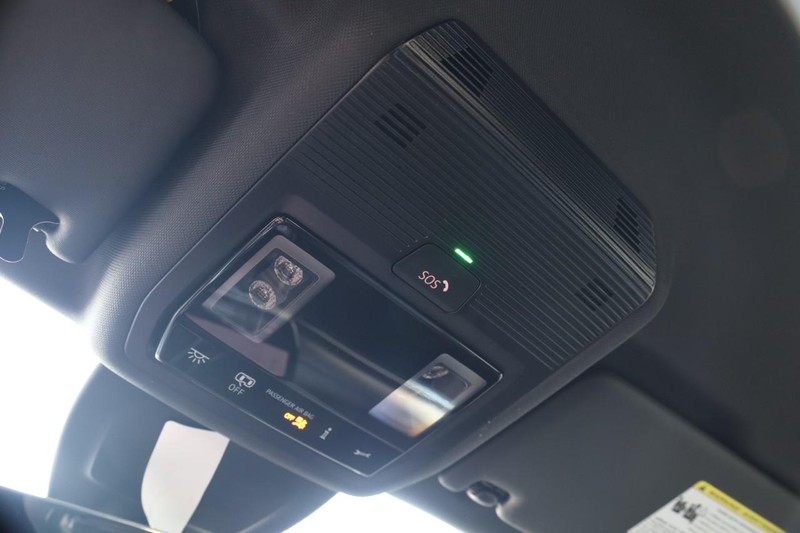 Volkswagen Golf GTI Vehicle Image 16