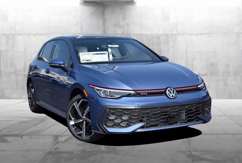 Volkswagen Golf GTI Vehicle Image 02