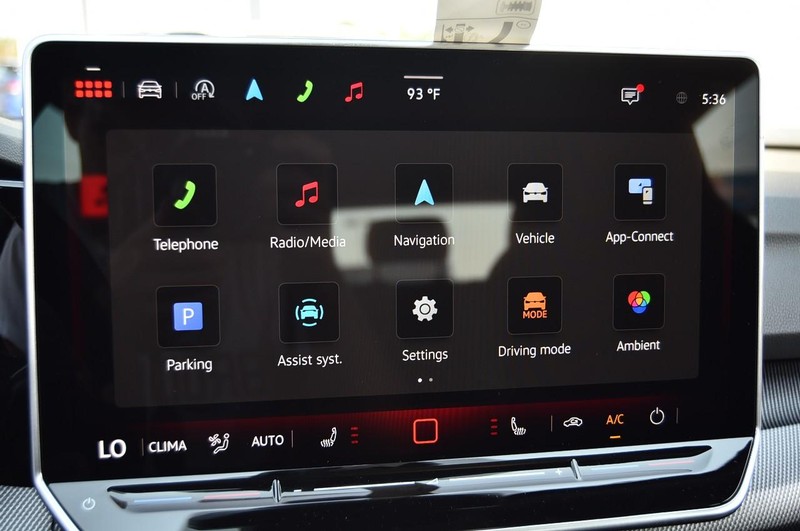 Volkswagen Golf GTI Vehicle Image 13