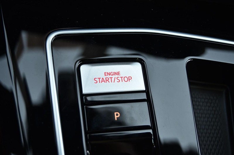 Volkswagen Golf GTI Vehicle Image 16