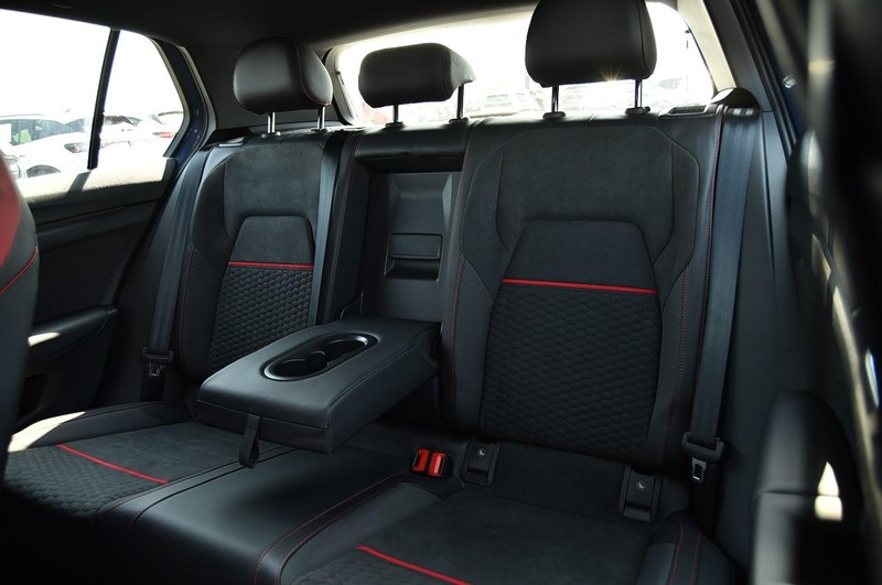 Volkswagen Golf GTI Vehicle Image 21