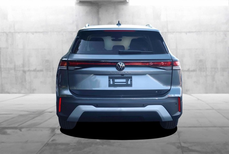 Volkswagen Tiguan Vehicle Image 06