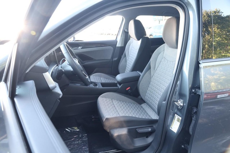 Volkswagen Tiguan Vehicle Image 08