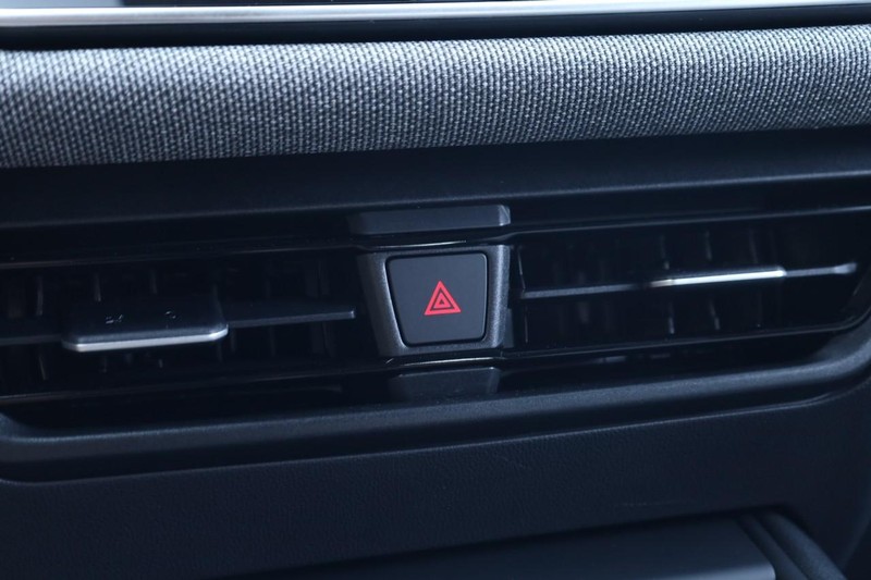 Volkswagen Tiguan Vehicle Image 13