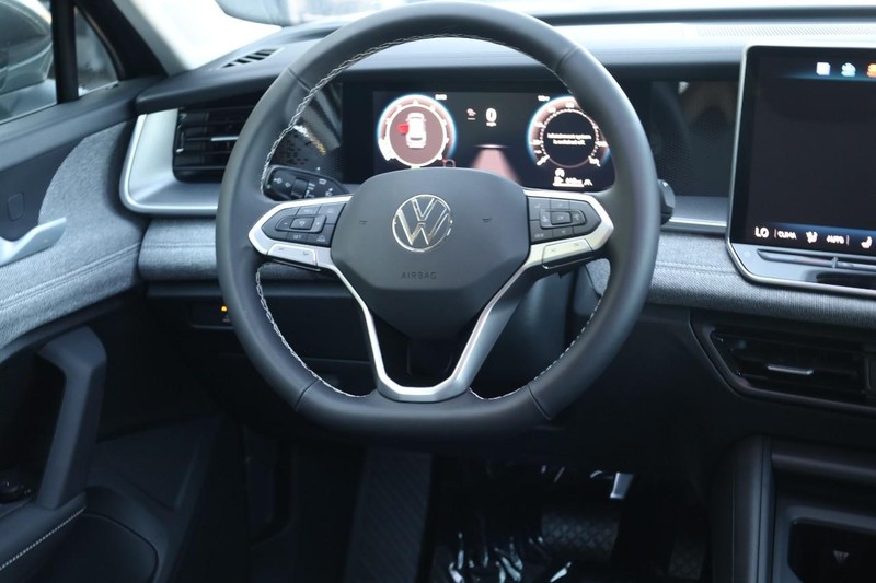 Volkswagen Tiguan Vehicle Image 21
