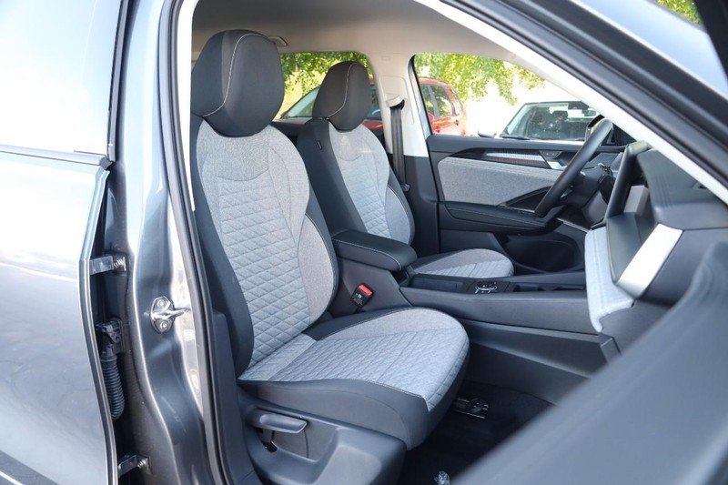 Volkswagen Tiguan Vehicle Image 22