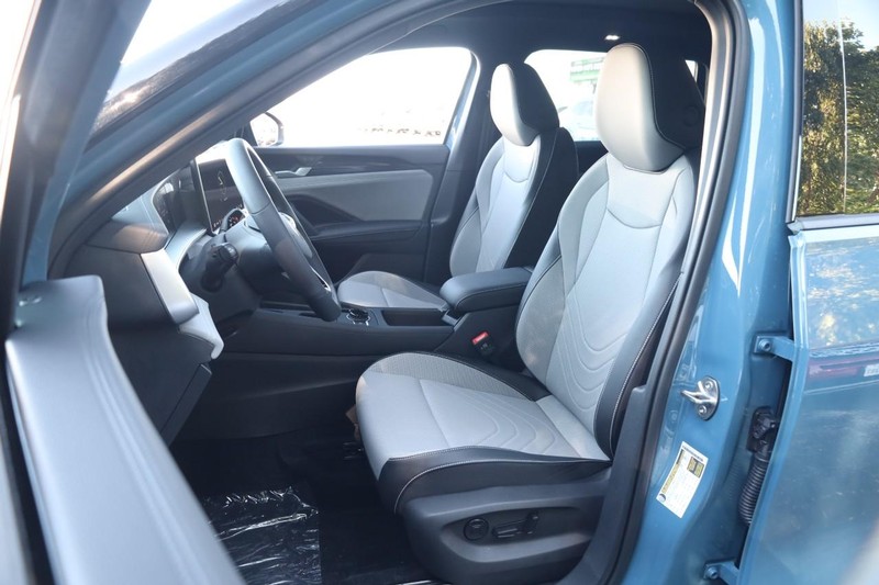Volkswagen Tiguan Vehicle Image 08