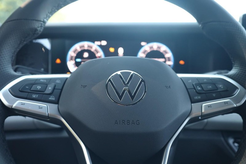 Volkswagen Tiguan Vehicle Image 11