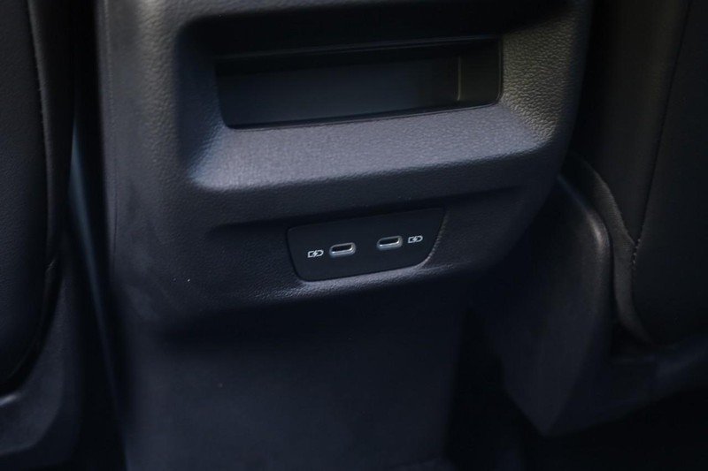 Volkswagen Tiguan Vehicle Image 22