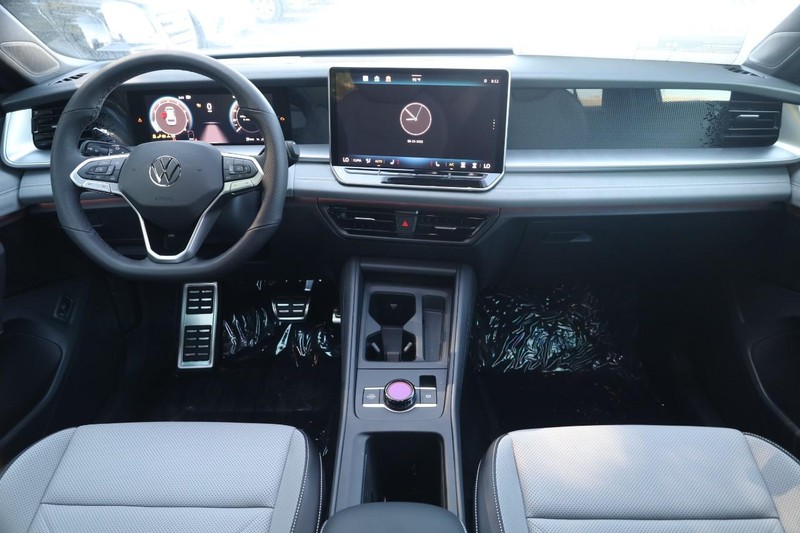 Volkswagen Tiguan Vehicle Image 23