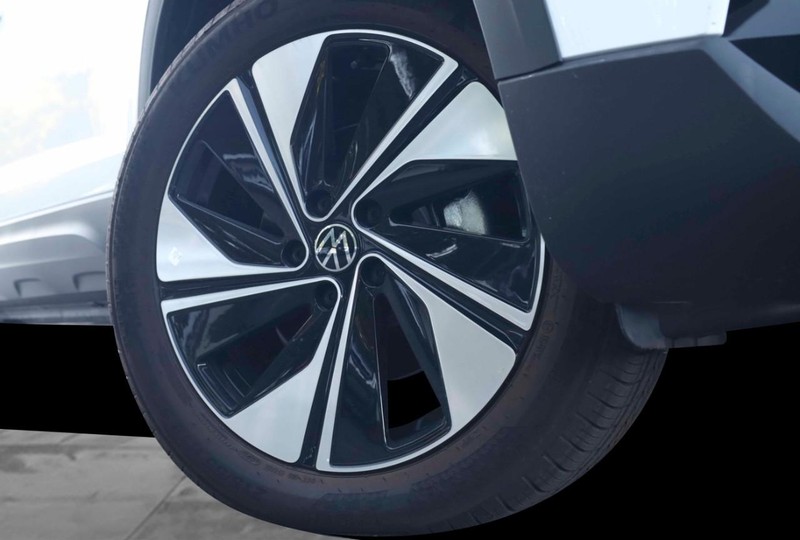Volkswagen Taos Vehicle Image 03