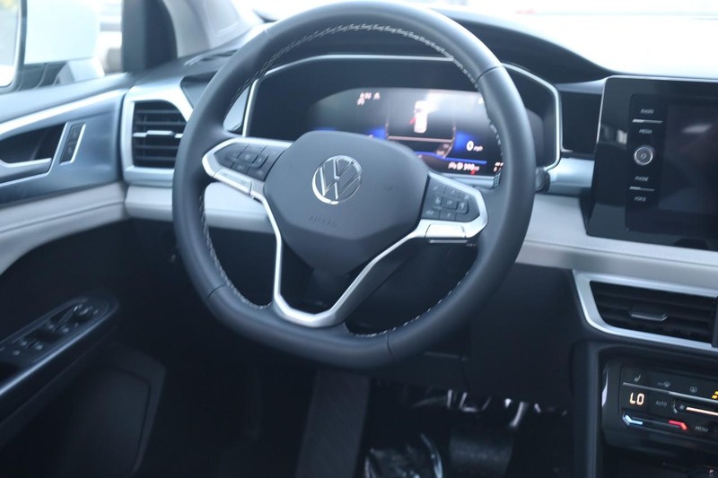 Volkswagen Taos Vehicle Image 24