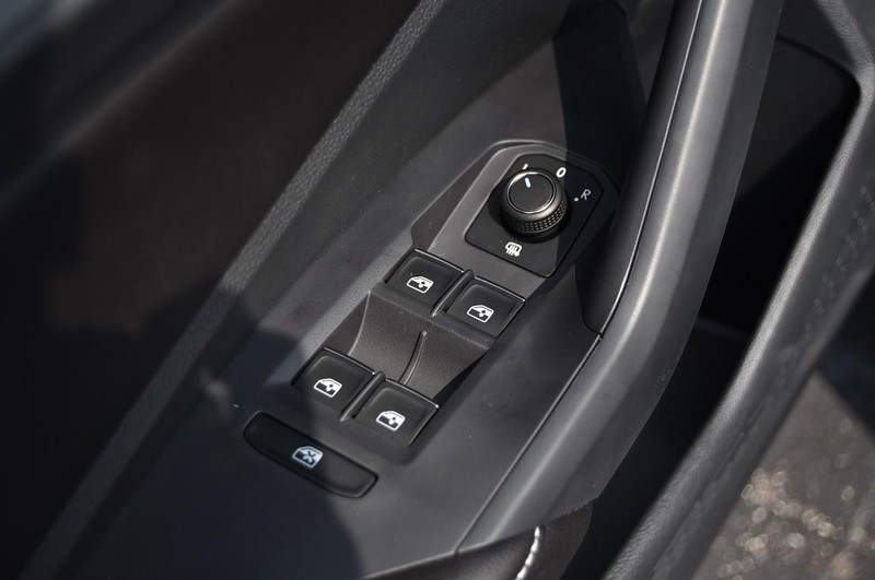 Volkswagen Jetta Vehicle Image 08