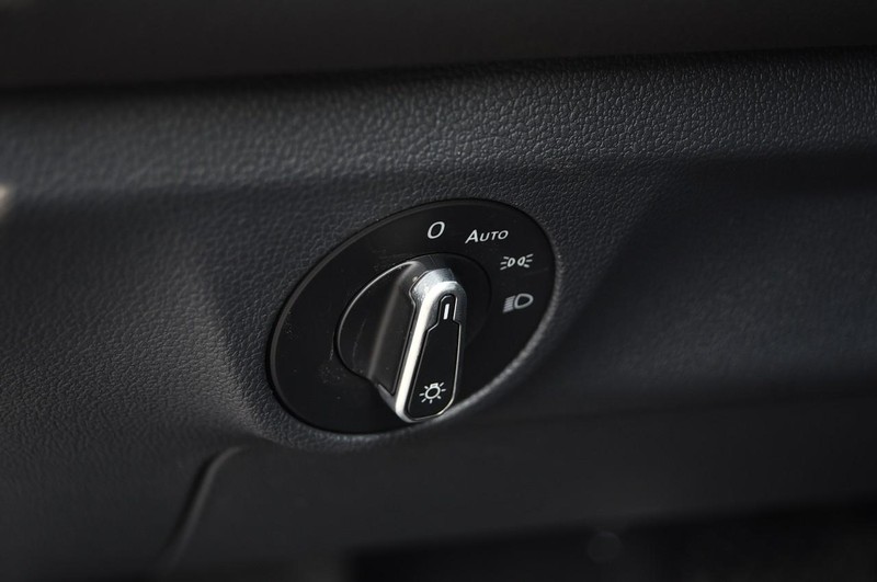 Volkswagen Jetta Vehicle Image 11