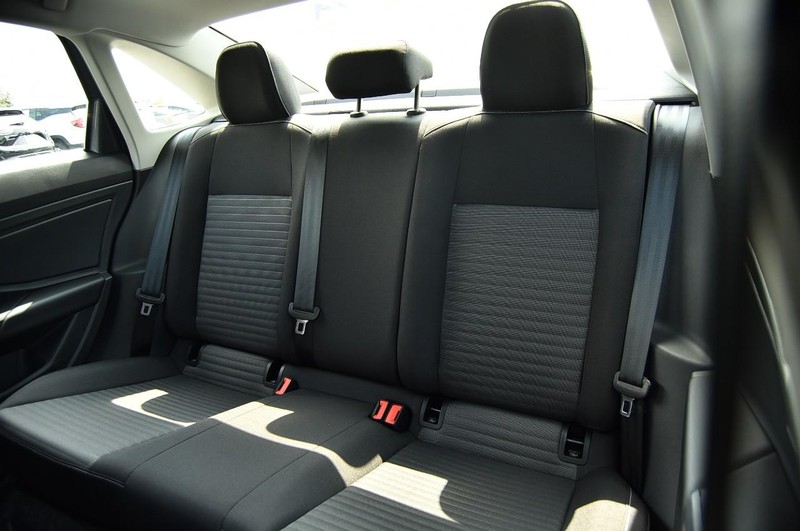Volkswagen Jetta Vehicle Image 21