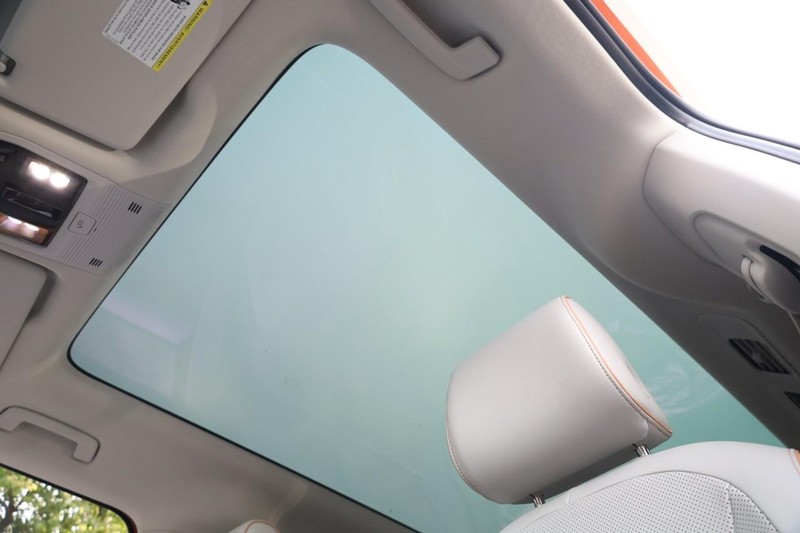 Volkswagen ID. Buzz Vehicle Image 11