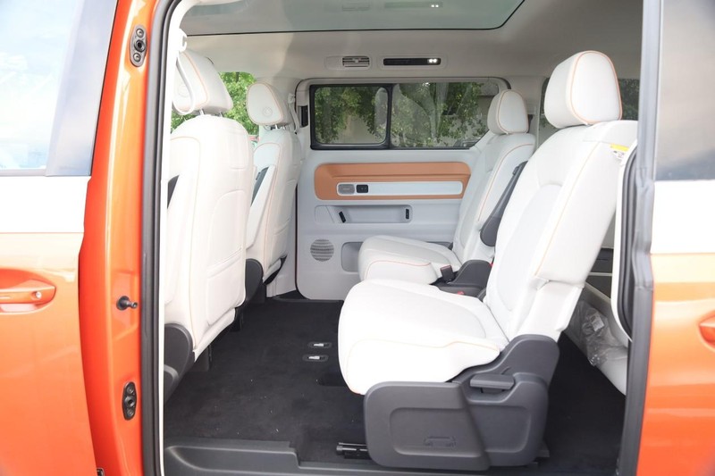 Volkswagen ID. Buzz Vehicle Image 24
