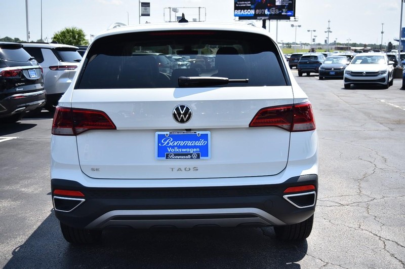 Volkswagen Taos Vehicle Image 06