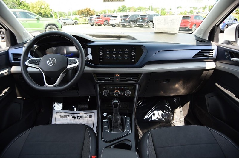 Volkswagen Taos Vehicle Image 07