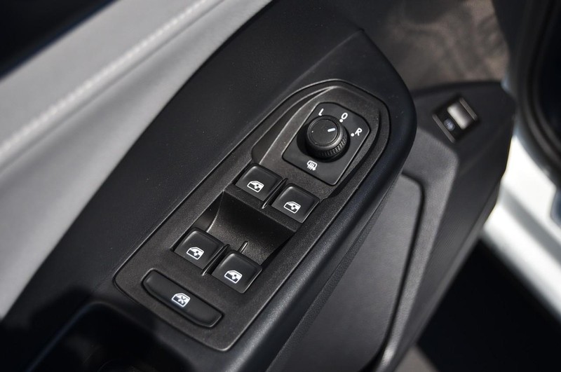 Volkswagen Taos Vehicle Image 08