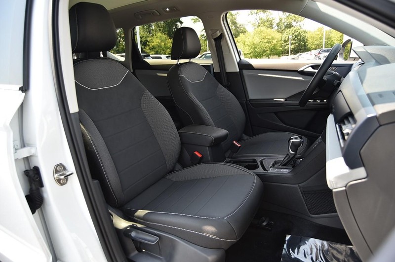 Volkswagen Taos Vehicle Image 20