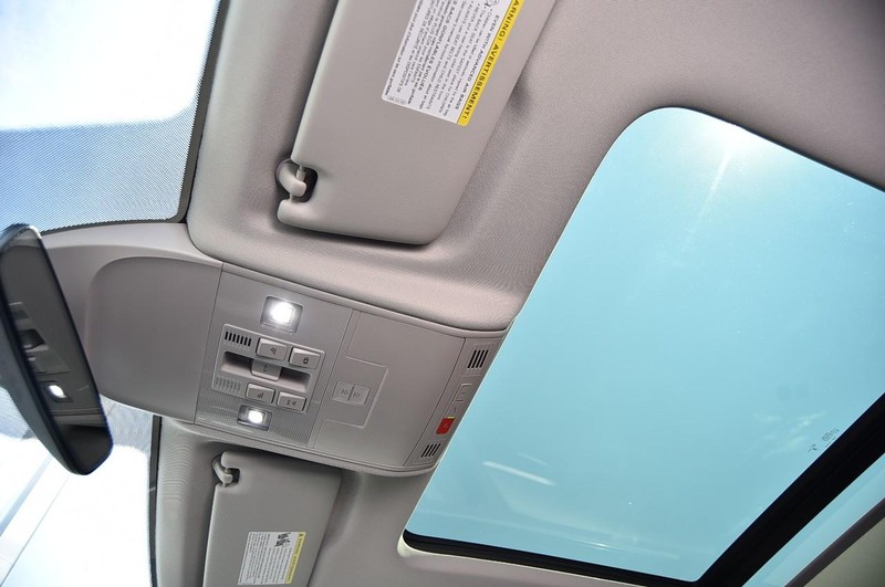 Volkswagen Taos Vehicle Image 21