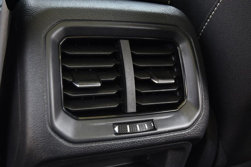 Volkswagen Taos Vehicle Image 23