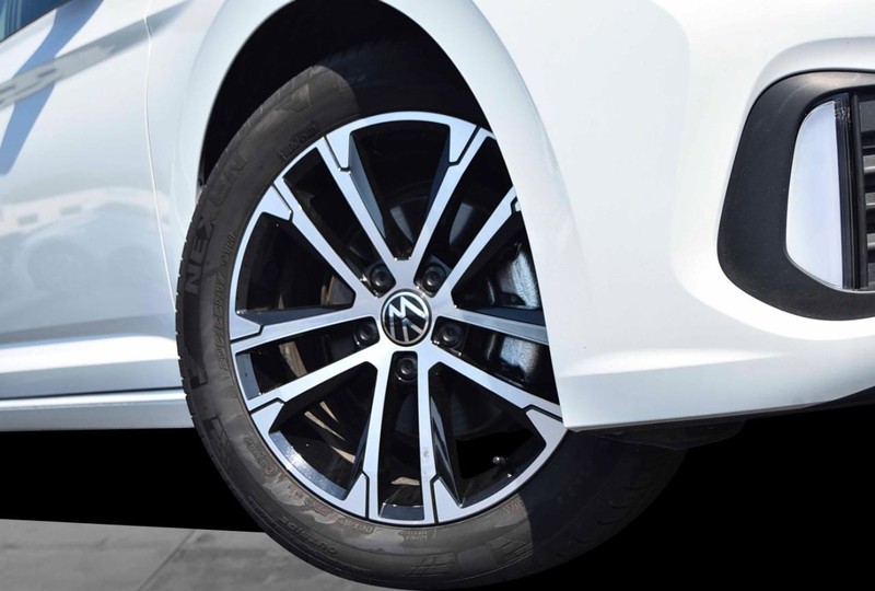 Volkswagen Jetta Vehicle Image 03