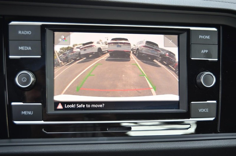 Volkswagen Jetta Vehicle Image 13