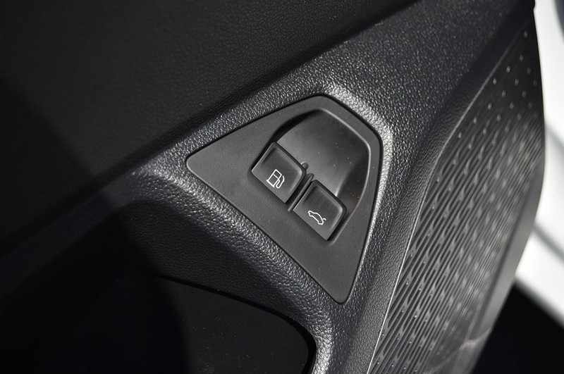 Volkswagen Jetta Vehicle Image 09