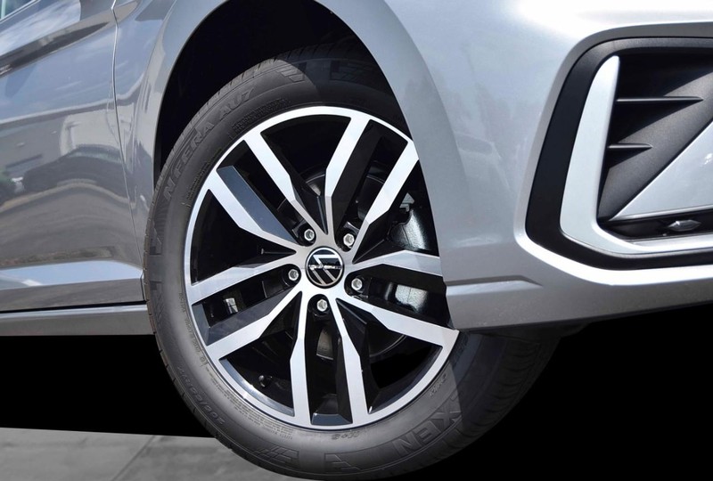 Volkswagen Jetta Vehicle Image 03