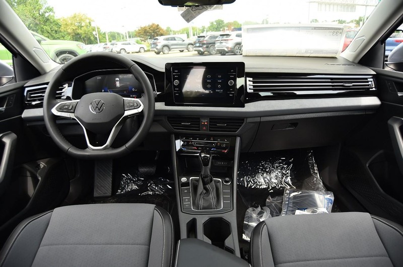 Volkswagen Jetta Vehicle Image 07