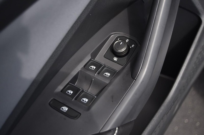 Volkswagen Jetta Vehicle Image 08