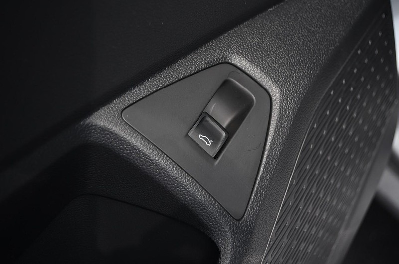 Volkswagen Jetta Vehicle Image 09