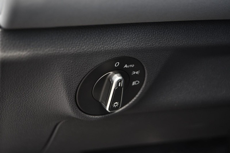 Volkswagen Jetta Vehicle Image 11