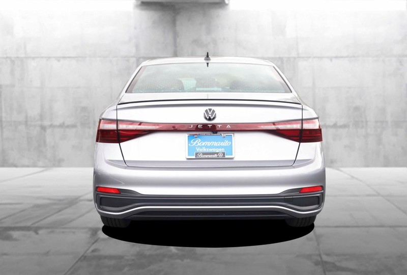 Volkswagen Jetta Vehicle Image 06